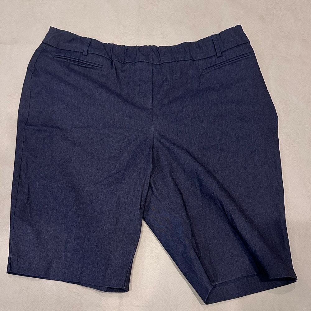 Bermuda shorts size 20W